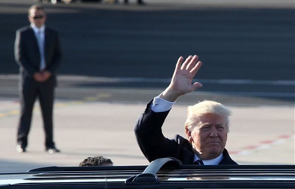 TRUMP “CONTE UOMO DI TALENTO, SPERO RIMANGA PREMIER”