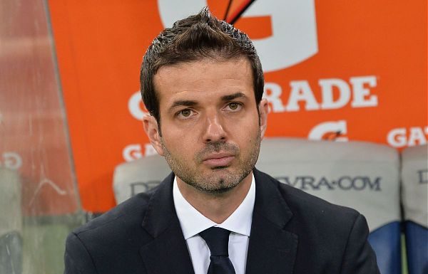 IRAN, PROBLEMI IN AEROPORTO PER STRAMACCIONI MA ESTEGHLAL MINIMIZZA