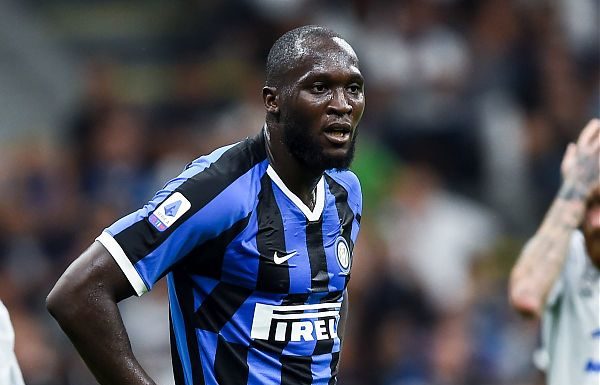 RAZZISMO, LUKAKU RICEVE LA SOLIDARIETÀ DEL CAGLIARI “MA ORA LOTTIAMO”