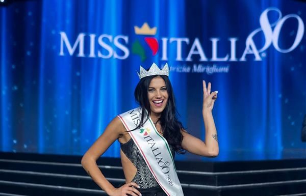 CAROLINA STRAMARE ELETTA MISS ITALIA, 2^ LA SICILIANA SERENA PETRALIA