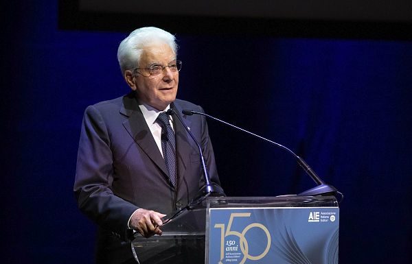 MATTARELLA “IN ITALIA SI LEGGE TROPPO POCO, DOBBIAMO MIGLIORARE”