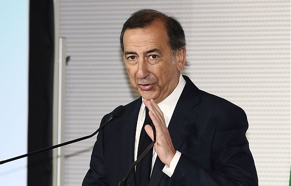 SALA “DISPONIBILI A CEDERE SAN SIRO A INTER E MILAN”