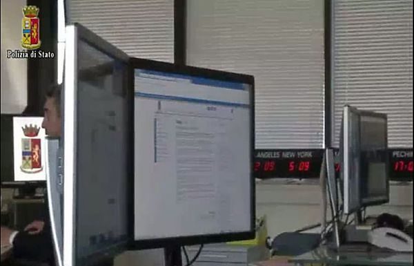 PICCHIA DISABILE E PUBBLICA VIDEO, DENUNCIATO 15ENNE A CATANIA