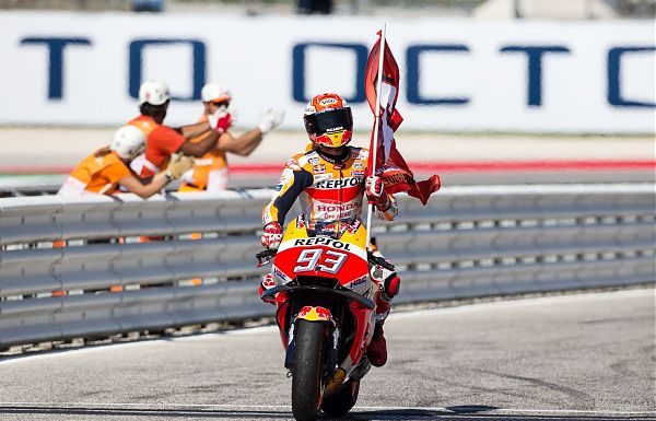 MARQUEZ BEFFA QUARTARARO E VINCE A MISANO, 4^ ROSSI