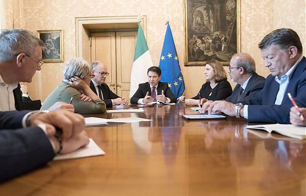 MANOVRA, SI APRE IL CONFRONTO GOVERNO-SINDACATI