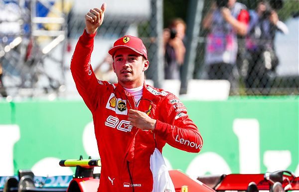 SUPER LECLERC IN POLE A SINGAPORE, PRECEDE HAMILTON E VETTEL