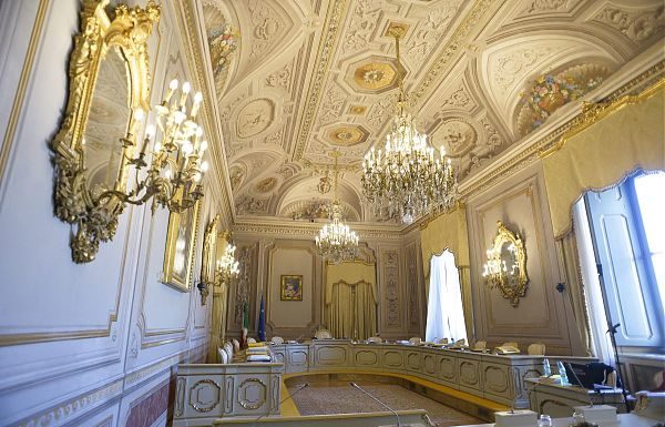 FINE VITA, CONSULTA “NON PUNIBILE CHI AGEVOLA LIBERO SUICIDIO”