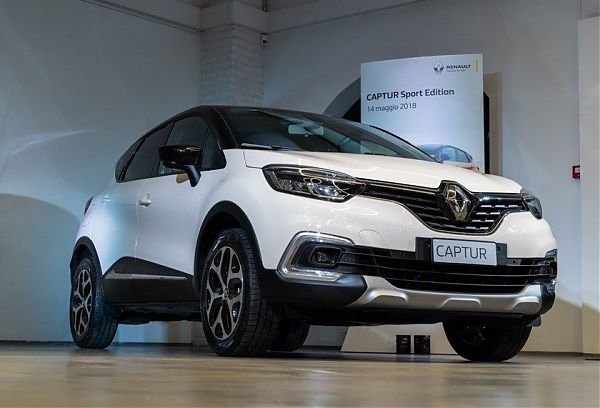 21210658_CS-_Il_rinnovo_della_gamma_crossover_Renault_si_completa_con_CAPTUR_SPORT