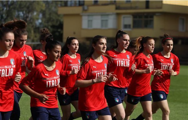 AZZURRINE NEL GRUPPO B FASE FINALE EUROPEI U.19