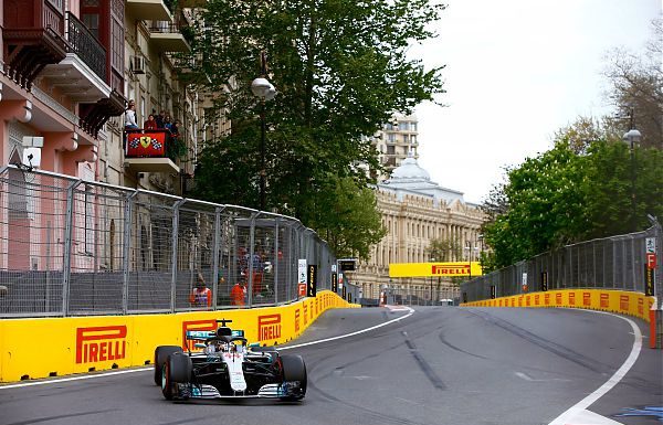 GP AZERBAIJAN. HAMILTON VINCE CON UNA STRATEGIA A DUE SOSTE