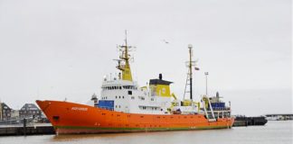 SPAGNA ACCOGLIE LA NAVE AQUARIUS