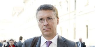 ANAC, CANTONE “NON MI DIMETTO”