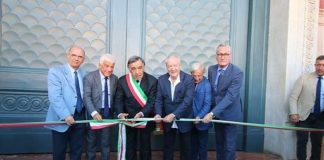 RESTAURATO IL PORTONE DEL TEATRO MASSIMO