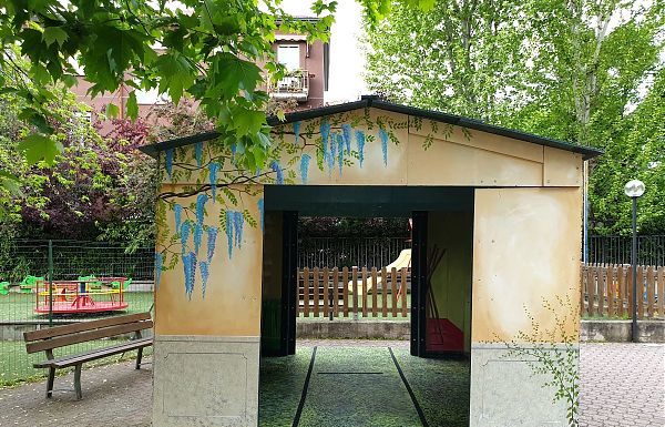 CASETTA RIFUGIO IN PLASTICA RICICLATA IN ORATORIO MILANO