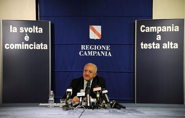 SANITA, DE LUCA “NON SERVE UN COMMISSARIO”