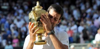 SPETTACOLO A WIMBLEDON, DJOKOVIC BATTE FEDERER