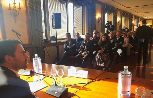 PRIMA EDIZIONE PREMIO ECCELLENZE CAMPANE IN ITALIA E NEL MONDO