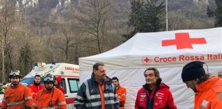 VARESE, VASTO INCENDIO SUL MONTE MARTICA