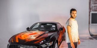 FORD MUSTANG SI TRASFORMA IN UN SUPEREROE