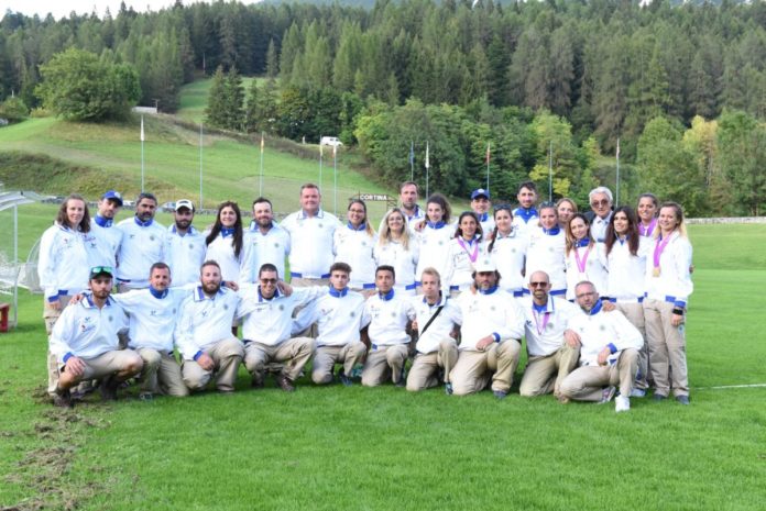 Gli-azzurri-festeggiano-il-primo-posto-nel-medagliere-mondiale-4-ori-5-argenti-3-bronzi