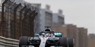 LA FORTUNA BACIA HAMILTON CHE DIVENTA LEADER