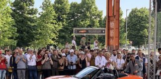 MAZDA FESTEGGIA 30 ANNI MX-5 CON EDIZIONE LIMITATA