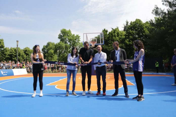 Il-momento-del-taglio-del-nastro-con-Appendino-Belinelli-Nava-e-Osikoya