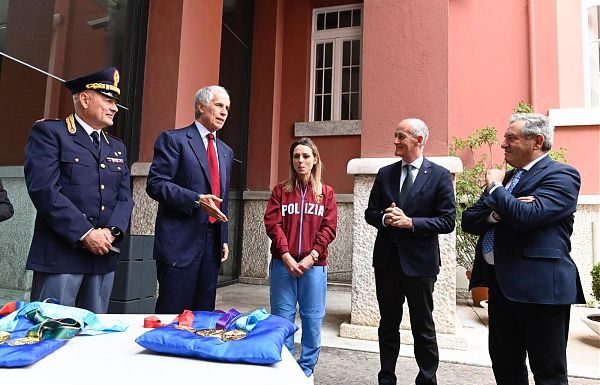 PARTITA DA ROMA LA SPEDIZIONE DELLE MEDAGLIE OLIMPICHE VERSO PALERMO