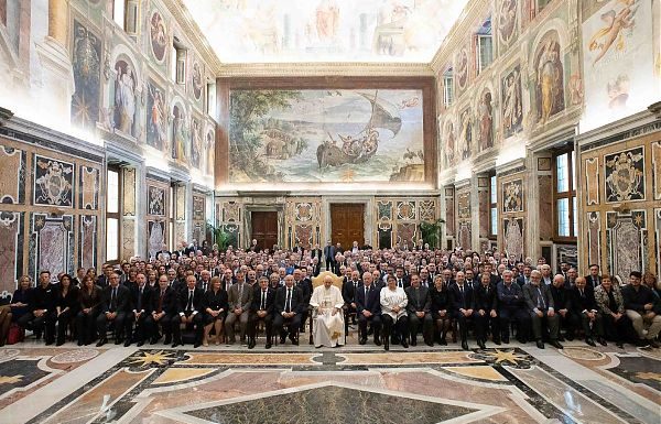 PAPA FRANCESCO “SPORT NON FACCIA PERDERE IL SORRISO”