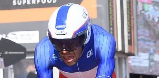 SQUILLO DI PINOT, SIMON YATES DA VERO LEADER