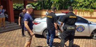 “TRUFFA A GEORGE CLOONEY”, BONNIE E CLYDE IN MANETTE