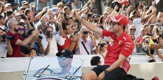 MILANO IN ESTASI PER LA FERRARI