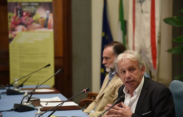 I MARCHI DOP E IGP TRAINO PER L’AGROALIMENTARE: +70% NEGLI ULTIMI DIECI ANNI/FOCUS GIUGNO