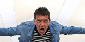 CANNES, ALMODOVAR COMMUOVE CON “DOLOR Y GLORIA”