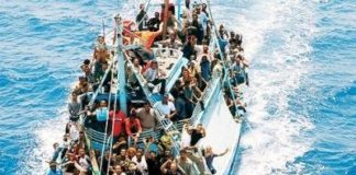 BARCONE IN AVARIA AL LARGO DELLA LIBIA, TRIPOLI INVIA NAVE