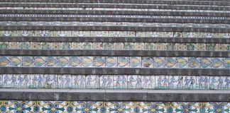CALTAGIRONE DEDICA LA “SCALA ILLUMINATA” A DON PUGLISI