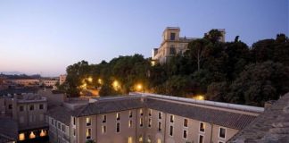 VOI DONNA CAMILLA SAVELLI VINCE “4 HOTEL DI BARBIERI”