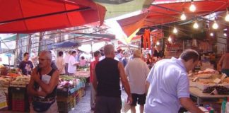 PALERMO, STOP ALLE AUTO NEI MERCATI STORICI