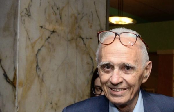 PIERRE CARNITI ANTICONFORMISTA DA AUTENTICO CISLINO