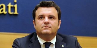 CENTINAIO “CONTE FACCIA MIRACOLO O ELEZIONI”