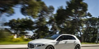 MERCEDES CLASSE A, SMARTPHONE SU RUOTE