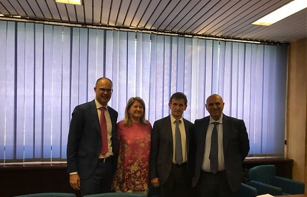 PUGLIA, FIRMATO IL “PATTO PER LA CRESCITA”