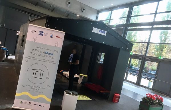 DA RIFIUTI DI PLASTICA NEL PO CASE PER RIFUGIATI