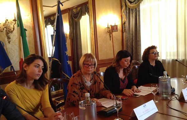CAMPANIA IN CAMPO CONTRO LA VIOLENZA SULLE DONNE