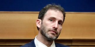 CASALEGGIO: “CONTRATTO GOVERNO SARÀ VOTATO ONLINE”