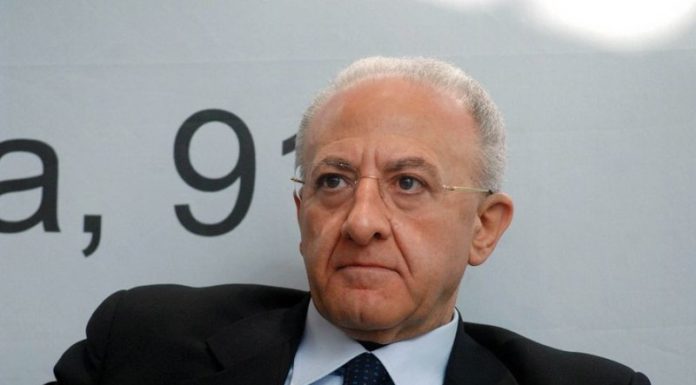 De Luca ribadisce “In Campania vietato uscire per strada”