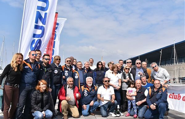 RAID ATENE. SUZUKI E MARSHALL AL FIANCO CLUB GOMMONE MILANO