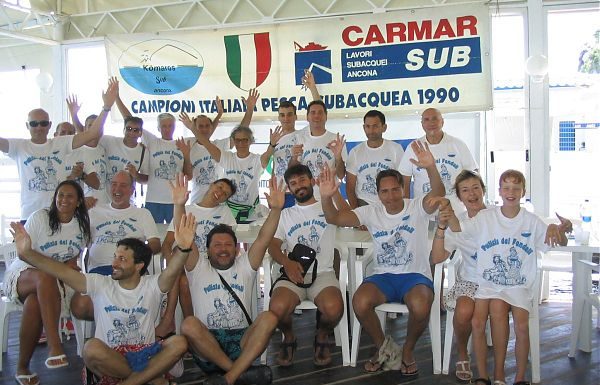 SUBACQUEI IN AZIONE AD ANCONA, RIPULITI FONDALI PASSETTO