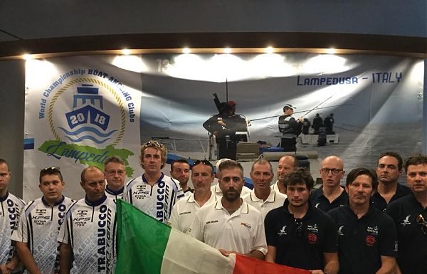 AL VIA A LAMPEDUSA MONDIALE PER CLUB CANNA DA NATANTE