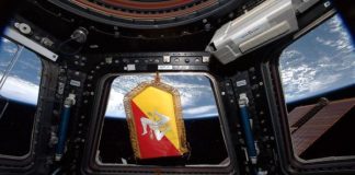 PARMITANO POSTA FOTO CON GAGLIARDETTO SICILIA